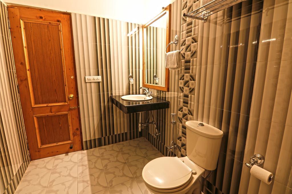 Hotel Prini Inn Manāli Zewnętrze zdjęcie
